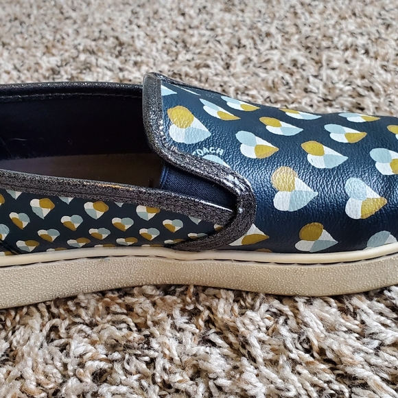 Shoes - Picture 5 of 7